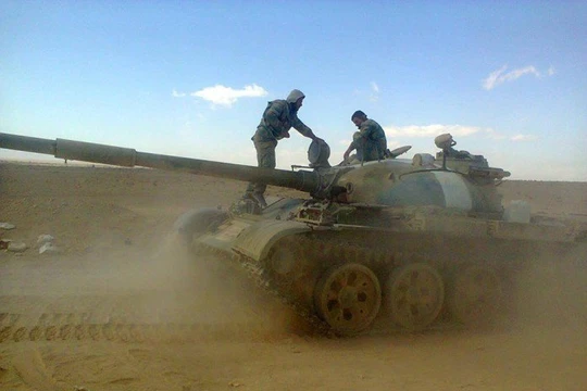 Xe tăng quân đội Syria trên chiến trường Aleppo (ảnh minh họa)