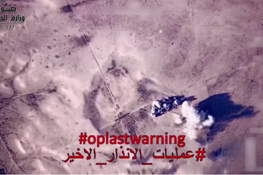 Quân đội Iraq pháo kích dữ dội vào chiến tuyến của IS. Ảnh minh họa video