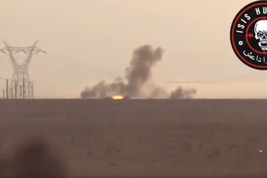 Phả hủy xe VBIED - video ISIS Hunters