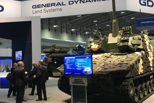 Trưng bày xe thiết giáp chở bộ binh 40 tấn Griffin III. Ảnh Defence.Blog