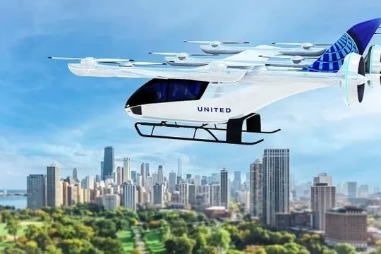 Taxi bay với thương hiệu United Airlines. Ảnh United Airlines.
