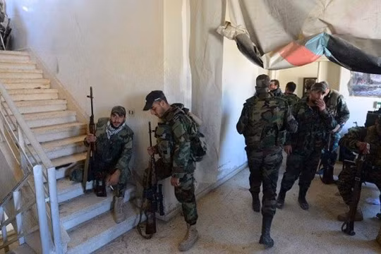 Binh sĩ lực lượng Tigers chuẩn bị tấn công