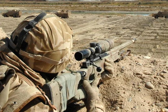 Lính bắn tỉa thuộc Liên minh quân sự do Mỹ dẫn đầu ở Syria. Ảnh minh họa: Masdar News.