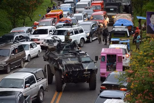 Người dân Marawi tháo chạy khỏi thành phố 