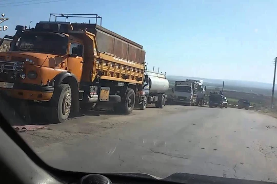 Không quân Nga – Syria thiêu đốt hàng chục xe chở dầu của lực lượng Hồi giáo cực đoan