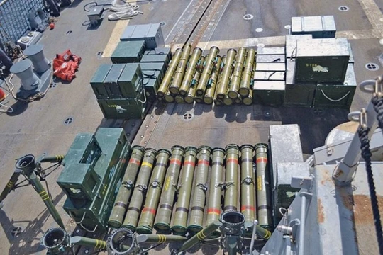 Những tổ hợp tên lửa chống tăng có điều khiển Toophan Iran theo mẫu BGM-71 TOW của Mỹ.