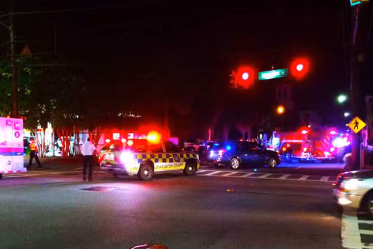 Cảnh sát tại hiện trường vụ xả súng.