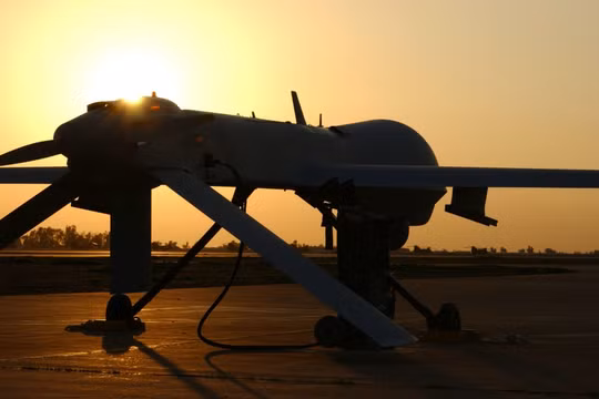 Drones trinh sát, cảnh báo và tấn công mục tiêu MQ Predator