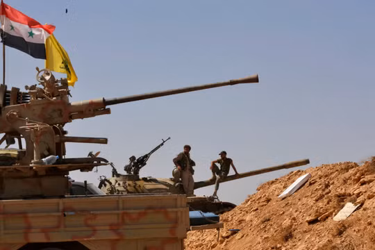 Binh sĩ Syria và Hezbollah trên chiến trường sa mạc tỉnh Homs, Deir Ezzor. Ảnh minh họa: South Front.