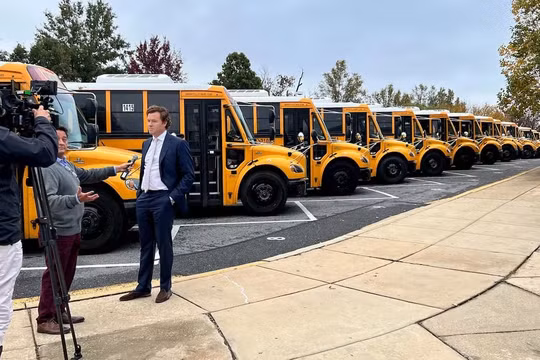 Phỏng vấn nhà quản lý Đội xe buýt điện MCPS. Ảnh MCPS