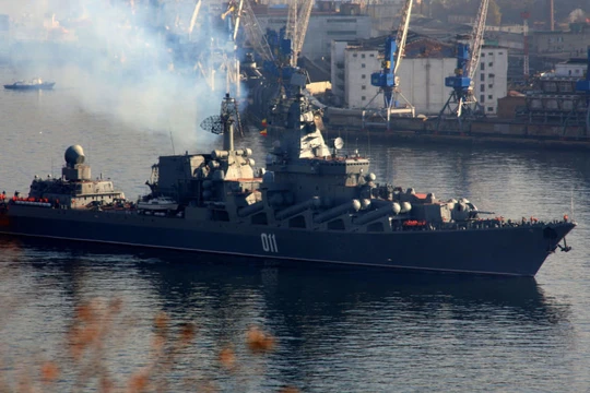 Đại biểu quân sự ASEAN thăm soái hạm Varyag của Hạm đội Thái Bình Dương 