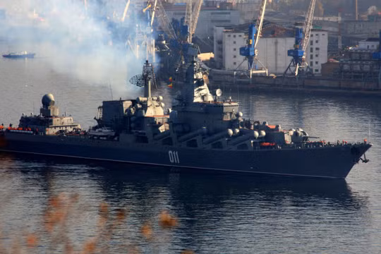 Soái hạm tuần dương tên lửa Varyag ở Đà Nẵng