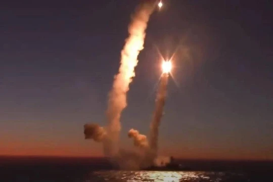 Hải quân Nga phóng tên lửa hành trình Kalibre