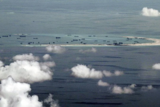 Bãi Đá Vành Khăn (Mischeft), nơi Trung Quốc đang tiến hành nạo vét và xây dựng trái phép - Ảnh: AP