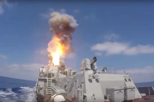 Phóng tên lửa hành trình trên Địa Trung Hải.