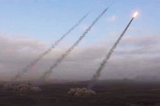 Lực lượng Houthi liên tiếp phóng tên lửa vào Ả rập Xê-út. Ảnh minh họa: Masdar News.