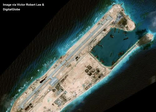 Hình ảnh cho thấy TQ gần như hoàn tất việc xây dựng đường băng dài 3.000m ở Đá Chữ Thập 