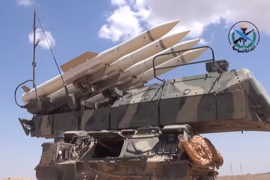 Tổ hợp tên lửa Buk - M2E của phòng không Syria - ảnh minh hoa South Front