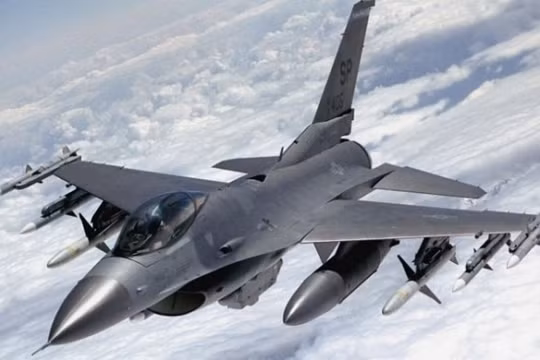 Máy bay tiêm kích F-16 Fighting Falcon, Mỹ