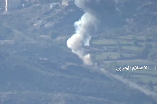 Lực lượng Houthi tấn công tiêu diệt xe tăng, thiết giáp của Liên minh quân sự Ả rập Xê út ở tỉnh Dhale. Ảnh minh họa video