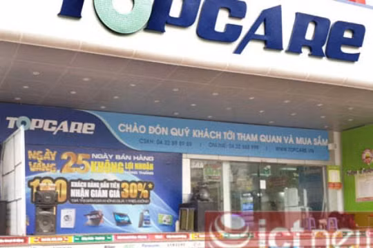 Topcare 335 Cầu Giấy đóng cửa. Ảnh: Nguyên Đức (chụp sáng ngày 23/1/2015).