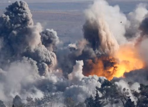 UAE không kích các cơ sở dầu mỏ của IS