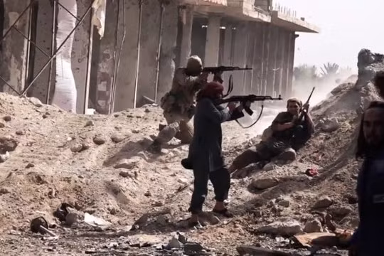 Các tay súng khủng bố tấn công ác liệt vào Deir ezZor