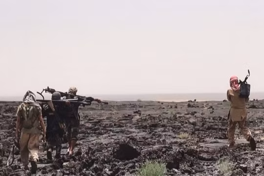 Các tay súng khủng bố IS tấn công trên sa mạc tỉnh Homs - Damascus. Ảnh minh họa South Front