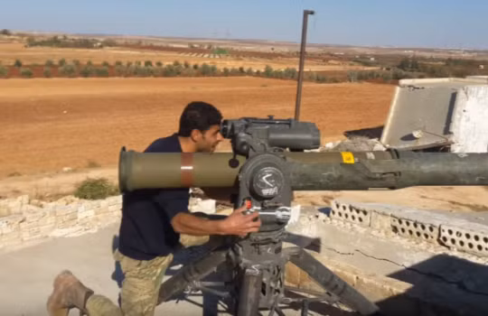 Chiến binh Hồi giáo cực đoan sử dụng tên lửa TOW tấn công binh sĩ Syria