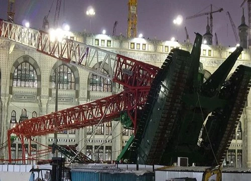 Hiện trường vụ cần cẩu sập tại Thánh địa Mecca