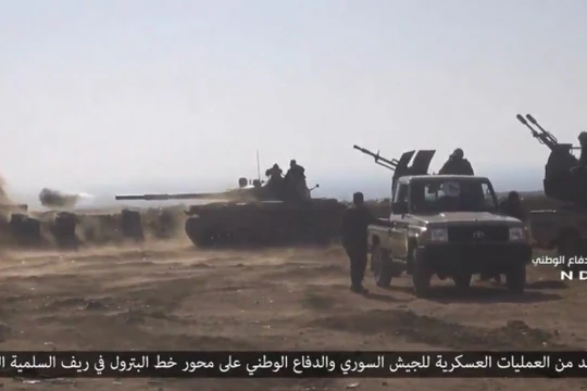 Một nhóm chiến sĩ thuộc lực lượng vũ trang địa phương NDF ở Hama