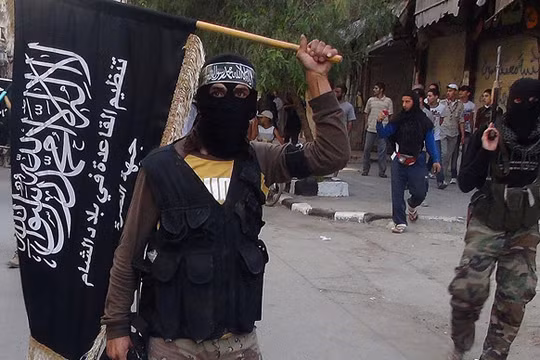 IS xé bỏ thỏa thuận ngừng bắn, chuyển quân phòng thủ ngoại vi Damascus