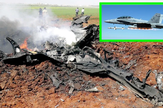 Chiếc máy bay Su 22 của không quân Syria bị F/A 18 Mỹ bắn hạ trên chiến trường Raqqa