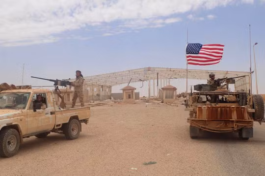 Căn cứ quân sự Mỹ ở thị trấn At-Tanf trên vùng biên giới Syria -Iraq - Jordan. Ảnh South Front