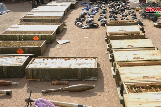 Vũ khí thu giữ được trên vùng nông thôn tỉnh Daraa. Ảnh SANA