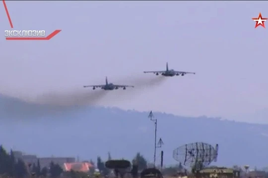 Máy bay cường kích chiến trường Su-25 xuất kích từ sân bay Hmeymim ở Latakia, Syria