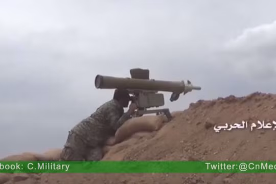 BInh sĩ quân đội Syria sử dụng tên lửa ATGM - ảnh minh họa video