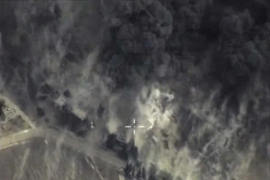 Bom FAB-500 không quân Nga xé nát trận địa kẻ thù