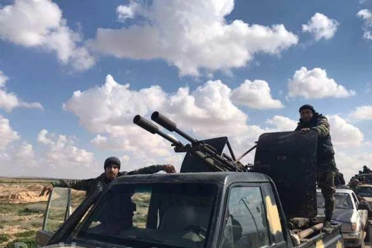 Các đơn vị vũ trang Syria tiến hành truy quét sa mạc phía đông Damascus và Homs.