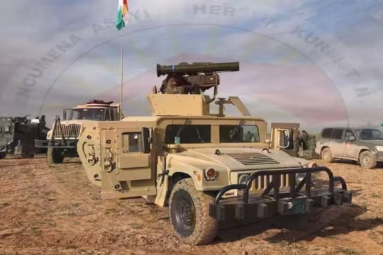 Một xe cơ giới bọc thép của Peshmerga có gắn tổ hợp tên lửa chống tăng HJ-8 Trung Quốc - ảnh War is Boring