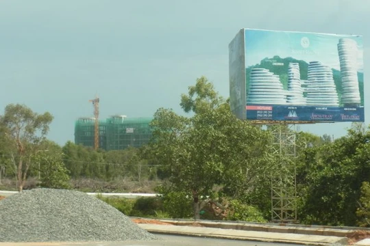 Nhiều nông dân, ngư dân đã dời đi để nhường đất cho những dự án lớn ở Phú Quốc - Ảnh: Tiến Trình