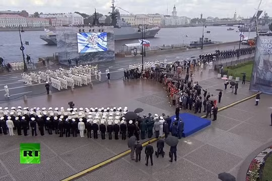 Cuộc diễu hành quân sự của Nga ở Saint-Petersburg