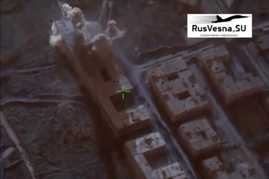 Không quân Nga không kích HTS ở tỉnh Homs. Ảnh video