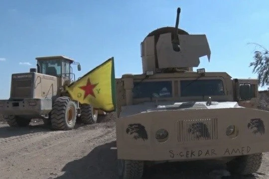 Lực lượng YPG, YPJ hành quân về Afrin chiến đấu chống Thổ Nhĩ Kỳ - ảnh minh họa Masdar News