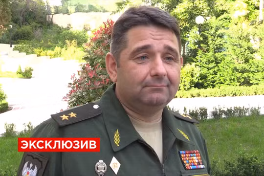 UAZ không thay đổi thiết kế xe vì tướng Nga quá lực sĩ