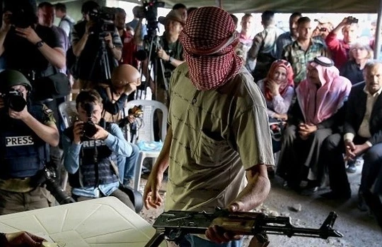 Chiến binh Hồi giáo cực đoan đầu thú