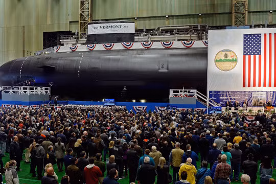 Lễ hạ thủy tàu ngầm nguyên tử Delaware (SSN791) của Hải quân Mỹ. Ảnh: Wavy.com.