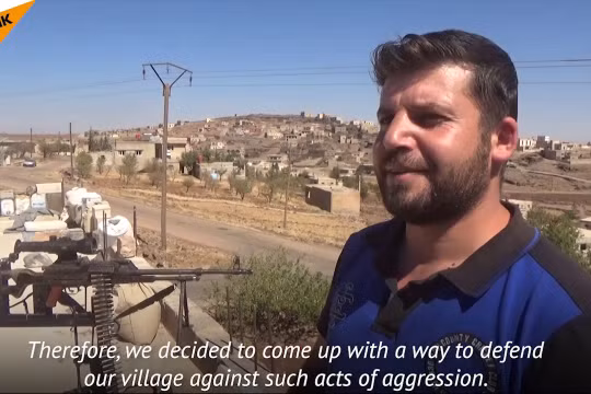 Thiết bị robot súng máy "bắn tỉa điện tử" của kỹ sư Syria. Ảnh minh họa video Sputnik