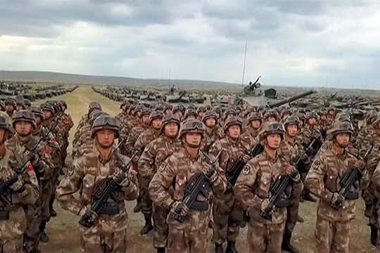 Các đơn vị quân đội Nga - Trung Quốc tham gia cuộc diễn tập Vostoc - 2018. Ảnh TVZvezda.