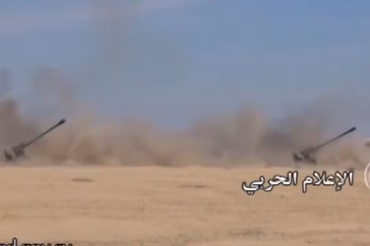 Pháo binh quân đội Syria gầm thét trên chiến trường sa mạc tỉnh Homs